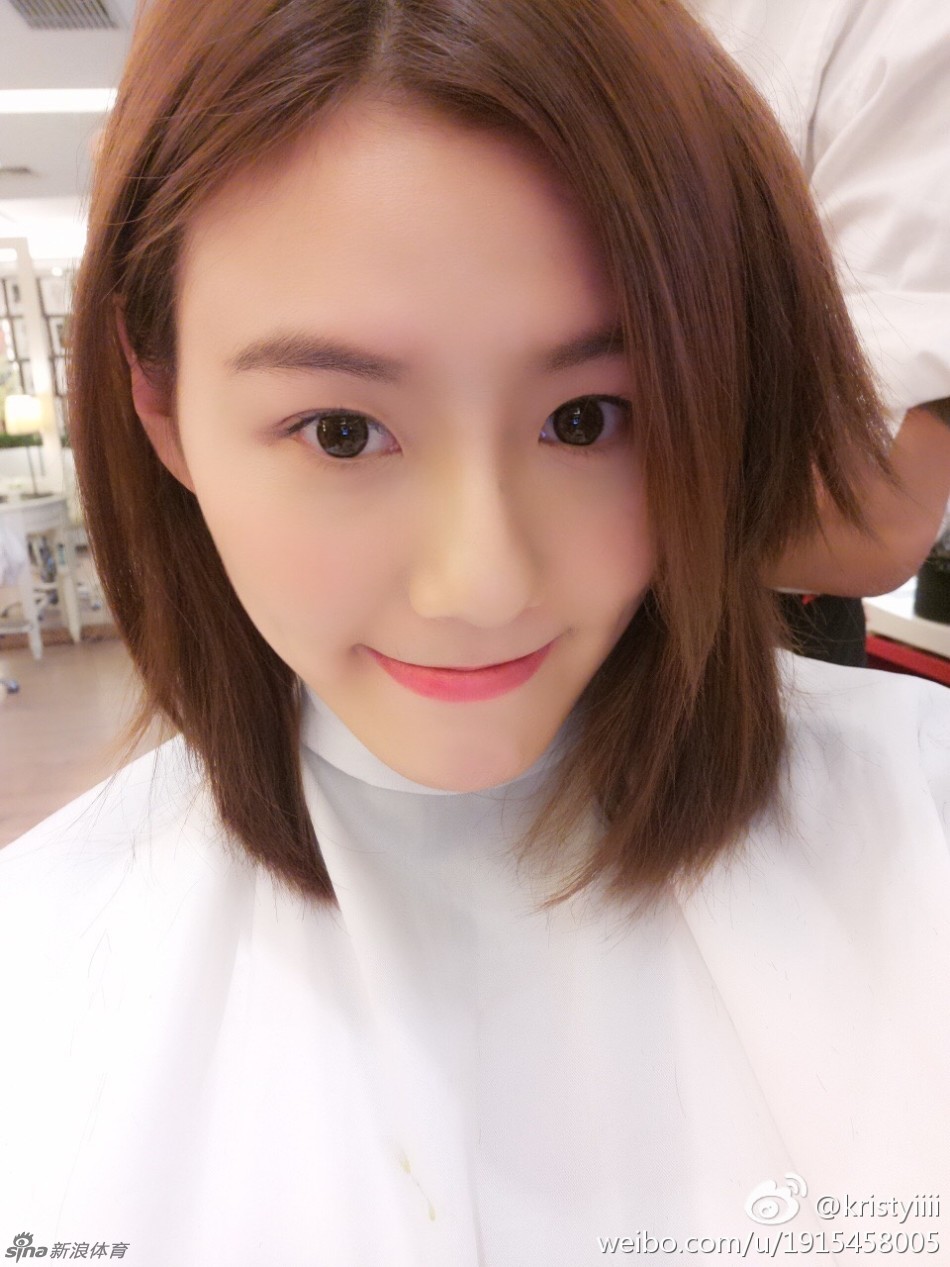 游泳女神刘湘秀新发型 甜美一百分