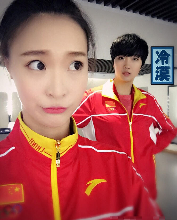 惠若琪袁心玥搞怪自拍