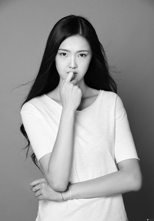 女排姑娘张常宁晒艺术照,女神范赶超惠队长